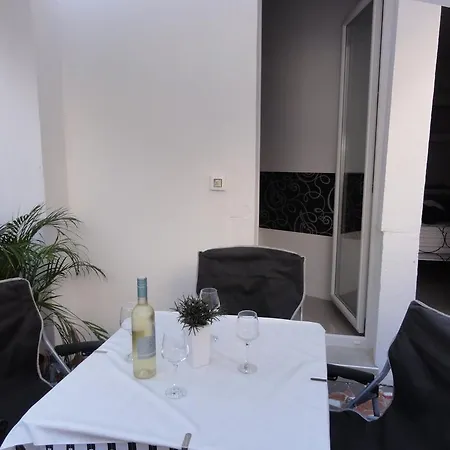 Lux * Pula